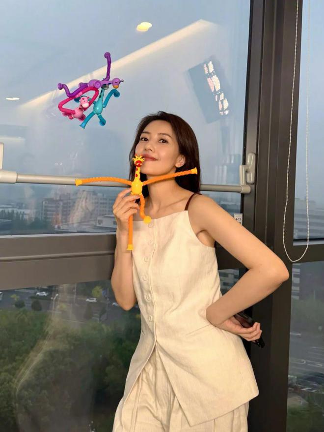 _30度高温天穿啥？叶童高圆圆的答案可以抄作业_30度高温天穿啥？叶童高圆圆的答案可以抄作业