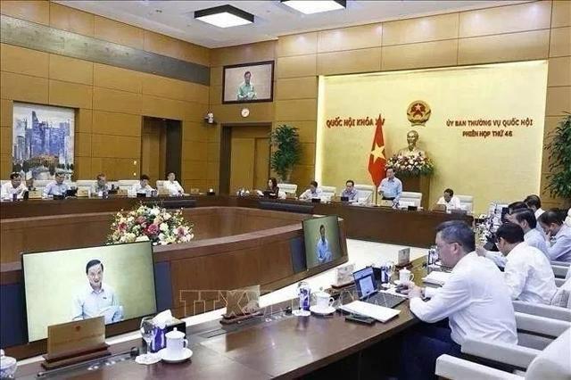_越南阮仲富集党政军权一身_越南阮朝官员画像