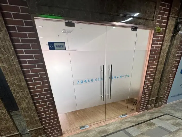_花1780元考陪诊师证却无单可接，学员质疑：订单都去哪儿了？_花1780元考陪诊师证却无单可接，学员质疑：订单都去哪儿了？