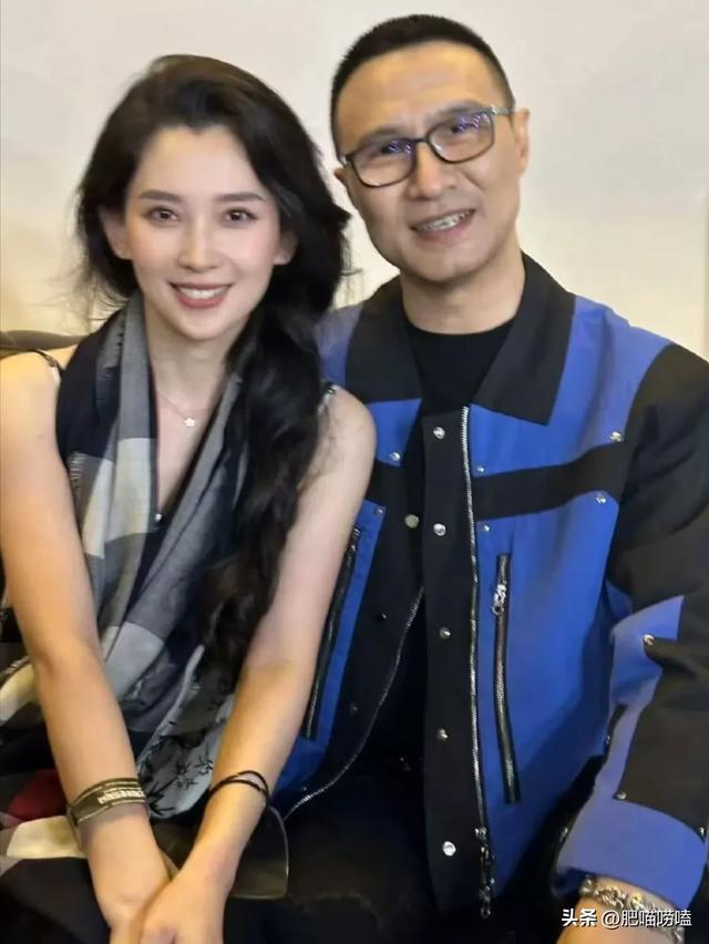 汪峰携女友日本游玩，森林北穿扮清爽元气，路人镜头下身材五五分__汪峰携女友日本游玩，森林北穿扮清爽元气，路人镜头下身材五五分