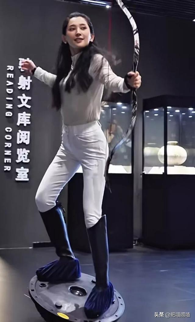 汪峰携女友日本游玩，森林北穿扮清爽元气，路人镜头下身材五五分__汪峰携女友日本游玩，森林北穿扮清爽元气，路人镜头下身材五五分
