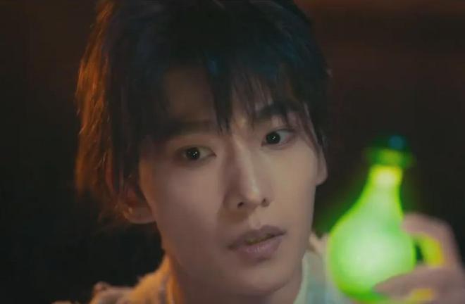 杨洋穿鞋_杨洋搭配_