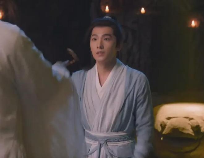 杨洋穿鞋_杨洋搭配_