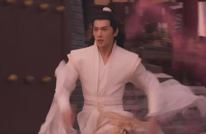 _杨洋穿鞋_杨洋搭配