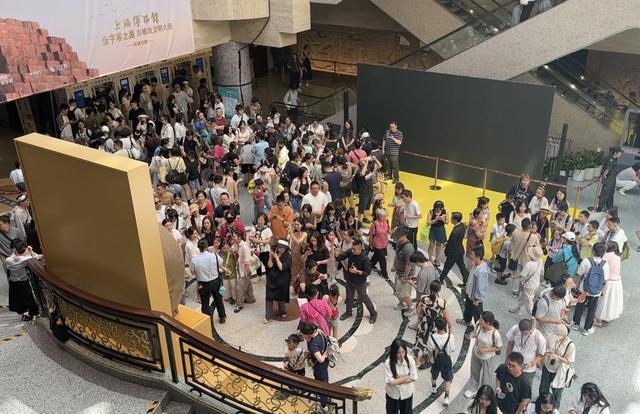 在场｜1天讲12小时，带大家“无痛观展”？文博热也带火了这个群体__在场｜1天讲12小时，带大家“无痛观展”？文博热也带火了这个群体