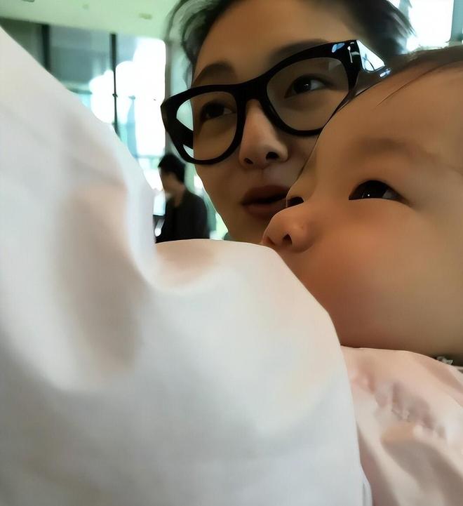 梅妈公开梅艳芳遗嘱__孔继宁和沈蓉合照