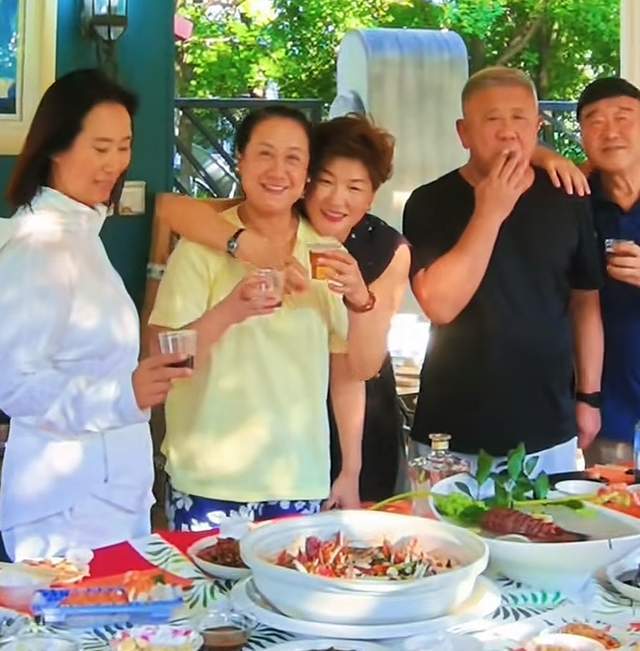 别墅绿花图片__别墅大花园