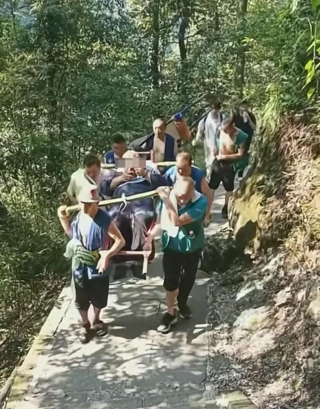 轿夫抬美女上山幸苦_轿夫抬杠子是什么意思_