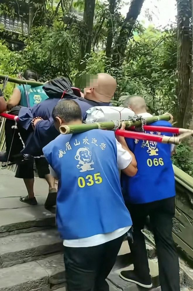 _轿夫抬美女上山幸苦_轿夫抬杠子是什么意思