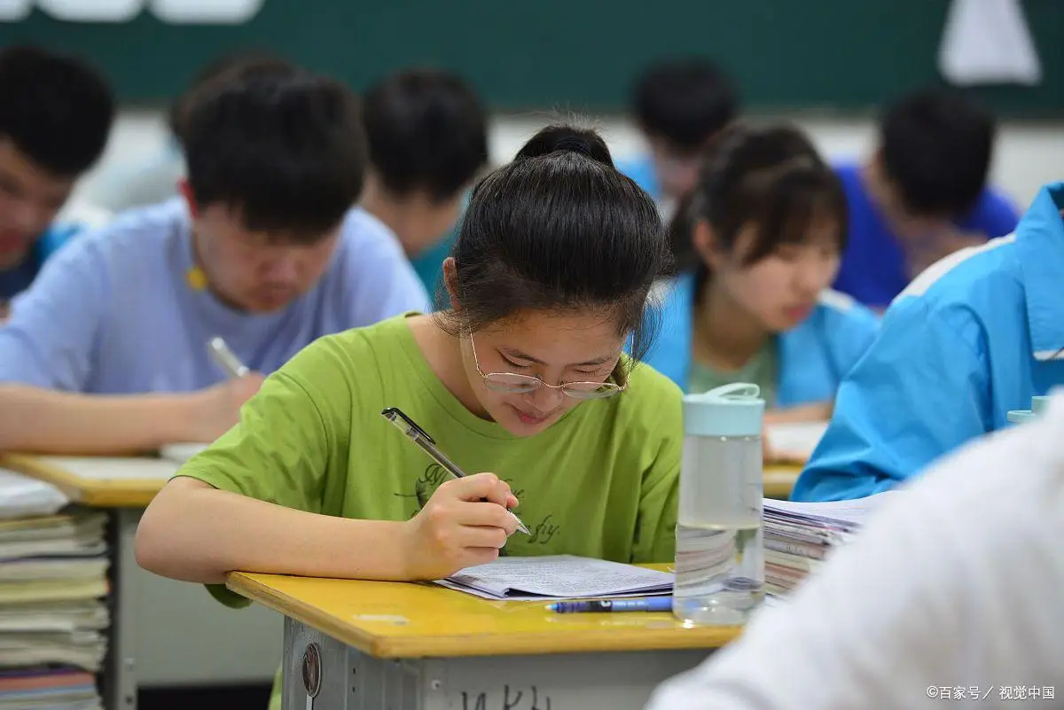 别再犹豫了，了解这些信息后，你一定会发现生物教师资格证的潜力