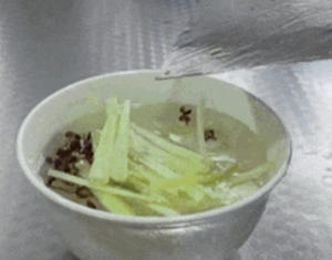 调饺子馅，牢记“盐水油”顺序和比例的做法 步骤3