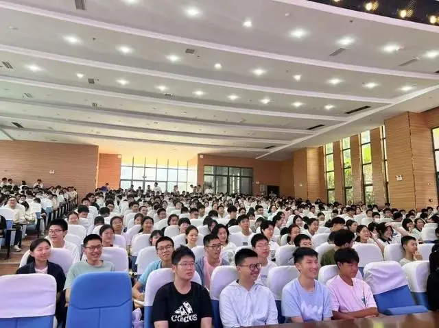 助力中考讲座观后感__2021中考讲座
