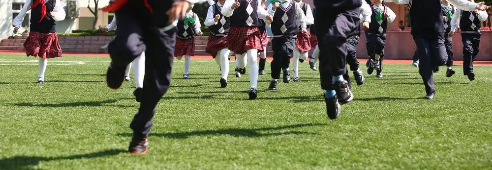 广东明确！不得强制购买中小学校服 坚决制止校服高端化奢侈化
