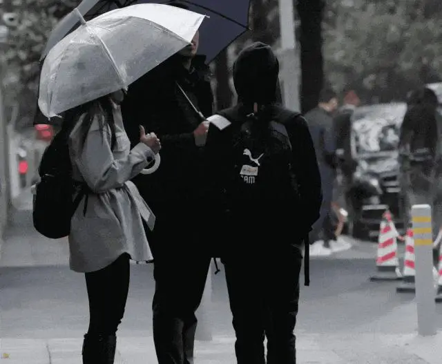 高考结束概念股_后高考经济升温_