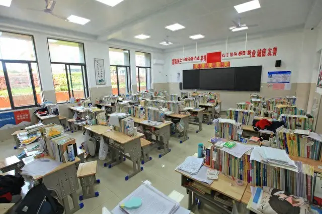 高考复读生报考遭遇“隐形门槛”，是教育不公，还是刚需？