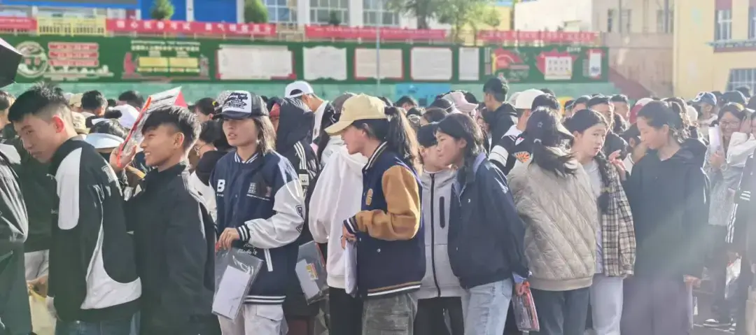 中考考试现场__中考考场现场图片