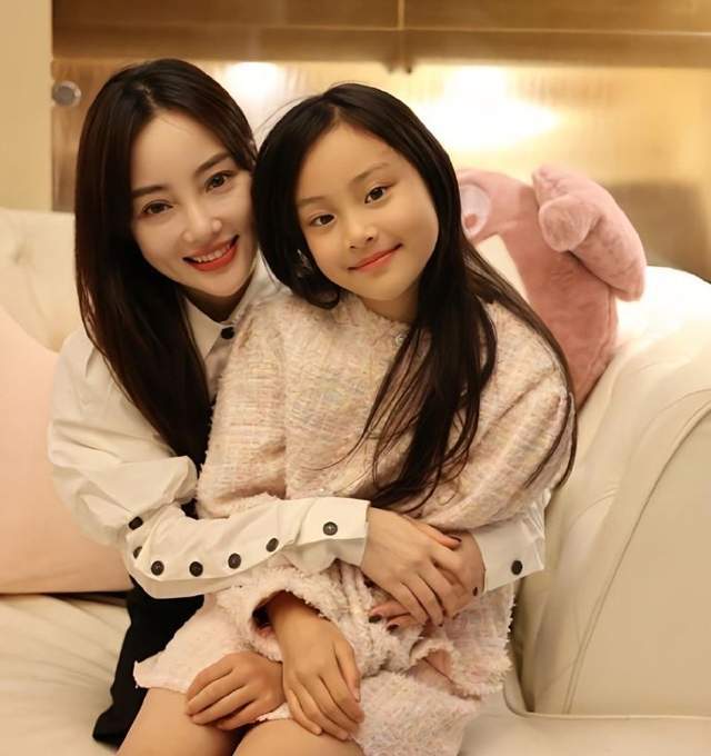 _贾乃亮被骂表演型人格！李小璐被审判曾想过跳楼，女儿甜馨唤醒她_贾乃亮被骂表演型人格！李小璐被审判曾想过跳楼，女儿甜馨唤醒她