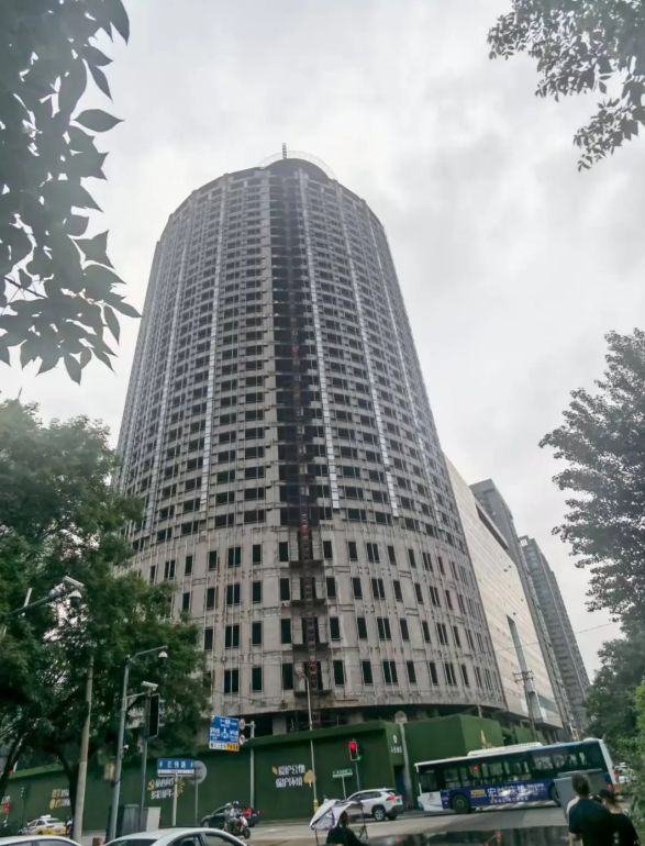 30年了，沈阳第一烂尾楼何时复工？