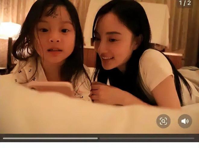 贾乃亮女儿甜馨照片_贾乃亮看哭台下_