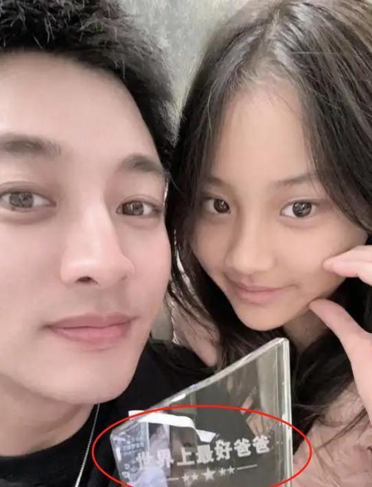 贾乃亮看哭台下_贾乃亮女儿甜馨照片_
