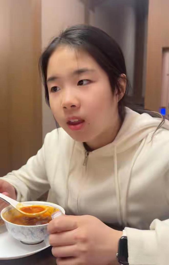_黄奕自曝女儿“不读书”，12岁想去韩国当练习生，颜值不够是硬伤_黄奕自曝女儿“不读书”，12岁想去韩国当练习生，颜值不够是硬伤
