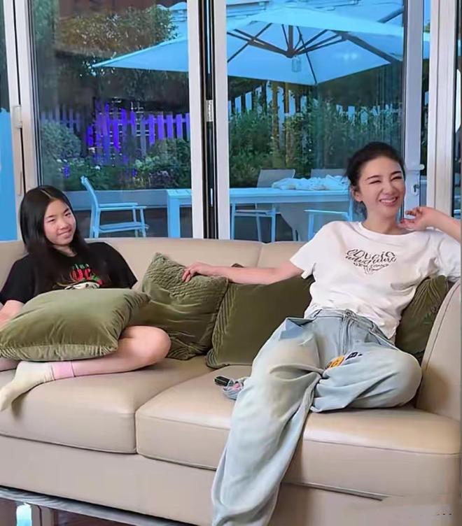 黄奕自曝女儿“不读书”，12岁想去韩国当练习生，颜值不够是硬伤__黄奕自曝女儿“不读书”，12岁想去韩国当练习生，颜值不够是硬伤