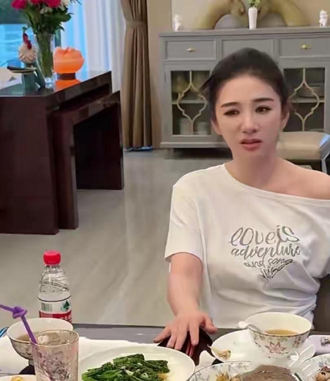 _黄奕自曝女儿“不读书”，12岁想去韩国当练习生，颜值不够是硬伤_黄奕自曝女儿“不读书”，12岁想去韩国当练习生，颜值不够是硬伤