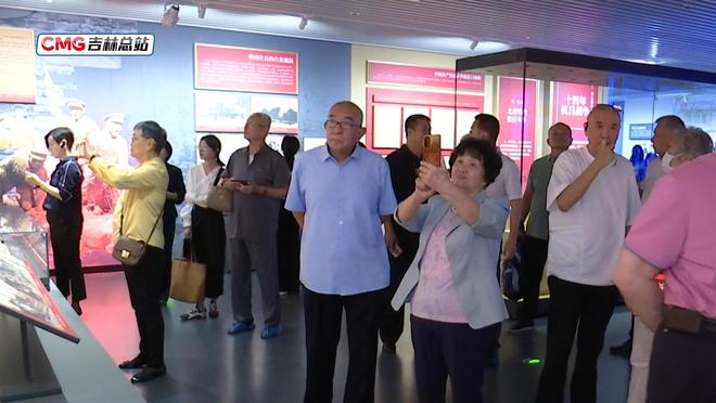 寻脉吉林 白山松水三百载丨烽火铸魂——从一份“旧报纸”到一面“英雄墙”__寻脉吉林 白山松水三百载丨烽火铸魂——从一份“旧报纸”到一面“英雄墙”