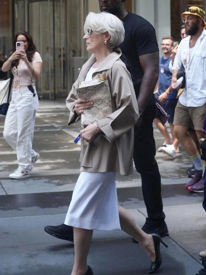 _广州医保可以在东莞刷吗_女人耳朵有三颗连成直线的痣
