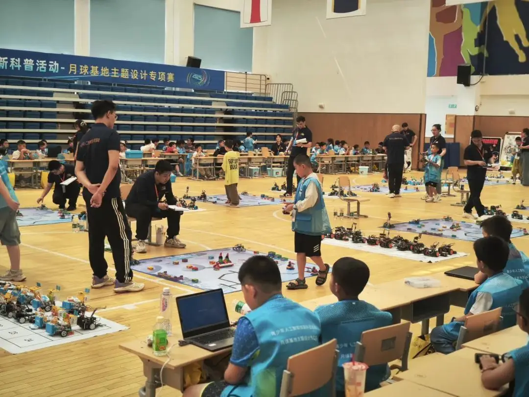 学生的幸福感拉满！海淀这所小学的AI教育凭什么出圈？__学生的幸福感拉满！海淀这所小学的AI教育凭什么出圈？