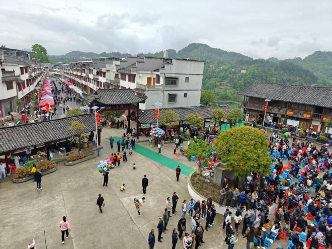 贵州石阡：非遗工坊炒出致富茶香__贵州石阡：非遗工坊炒出致富茶香