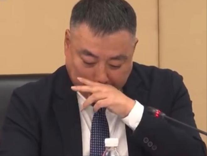 刘国梁总结发言数度哽咽：乒乓球是事业，更是融入血脉的信仰