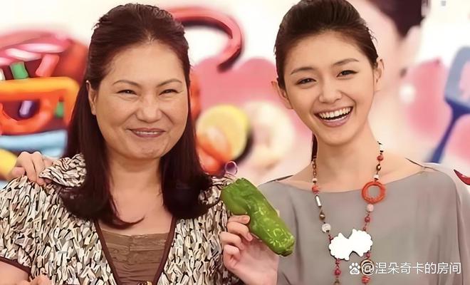 71岁S妈凌晨求助，大S亲笔信被扒：《苦尽柑来》奶奶的话一针见血