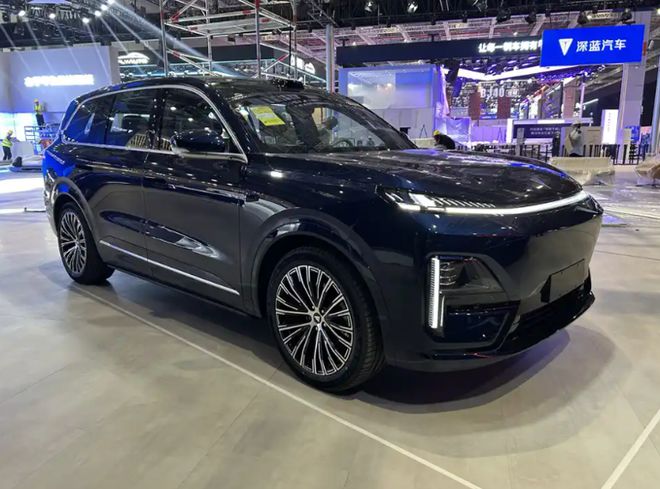 大六座智慧旗舰SUV 深蓝S09预售价23.99万起