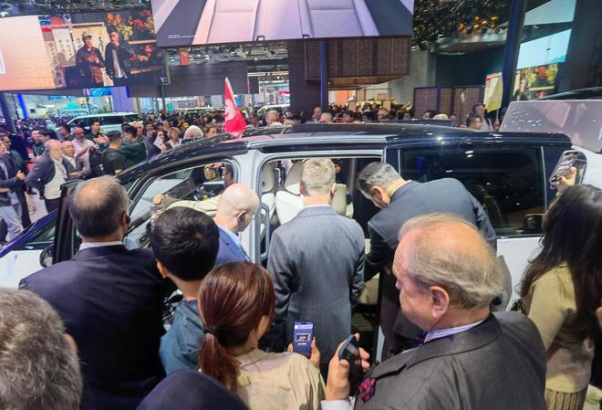 雷军确认小米汽车价格__雷军宣布小米汽车