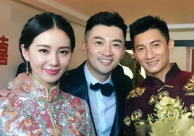 离婚传闻甚嚣尘上，“一言不发”的刘诗诗，终不再顾忌所谓的体面__离婚传闻甚嚣尘上，“一言不发”的刘诗诗，终不再顾忌所谓的体面