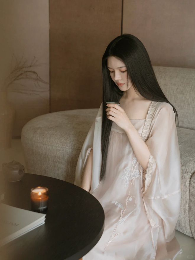 赵丽颖的短发发型_赵丽颖短发是什么样子_