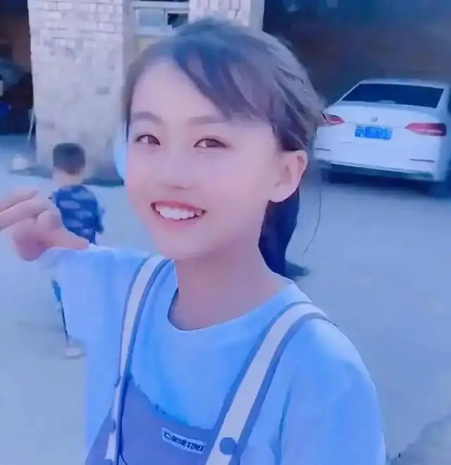 没能耐就别装！宁夏那个一笑成名拒绝百万签约的女孩，如今成这样__没能耐就别装！宁夏那个一笑成名拒绝百万签约的女孩，如今成这样