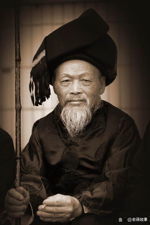 _乡村木雕手艺人_安化男子砍伤村民