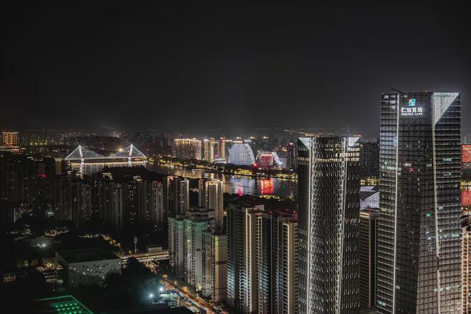 南金廊“核心学区房”迭代产品力，“全都要”的年度爆款来了__南金廊“核心学区房”迭代产品力，“全都要”的年度爆款来了