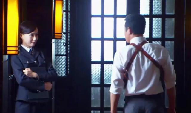 唐嫣穿粉紫色大衣图片__丝美姿唐嫣
