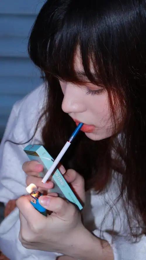 _女孩抽烟被发现该怎么道歉_抽烟惹女孩生气道歉书