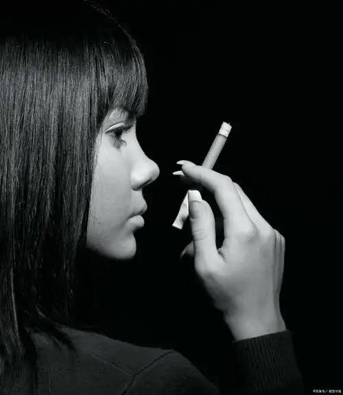 女孩抽烟被发现该怎么道歉__抽烟惹女孩生气道歉书