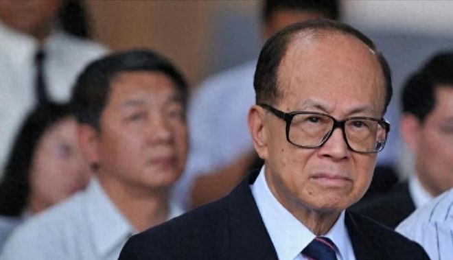 _李嘉诚抛售内地资产真相_李嘉诚中央