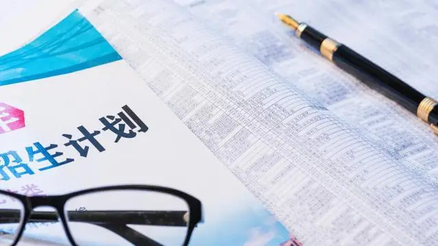 多地出现民办高校三、四轮征集志愿后仍未招满现象，专家建议