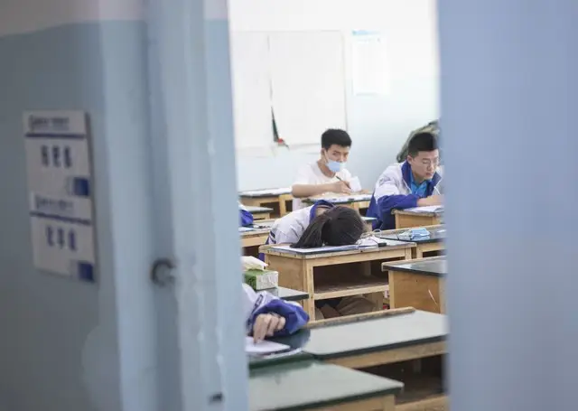 劝解高三的孩子的话_如何劝高三的儿子_