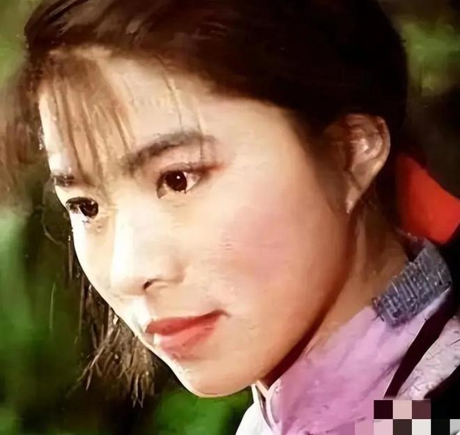《生万物》“丑娘”迟蓬，用高超演技，打了多少内娱明星的医美脸__《生万物》“丑娘”迟蓬，用高超演技，打了多少内娱明星的医美脸
