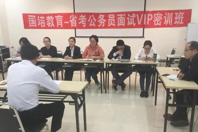 _大学生毕业创业项目县城_广东省高校管事岗位工资标准