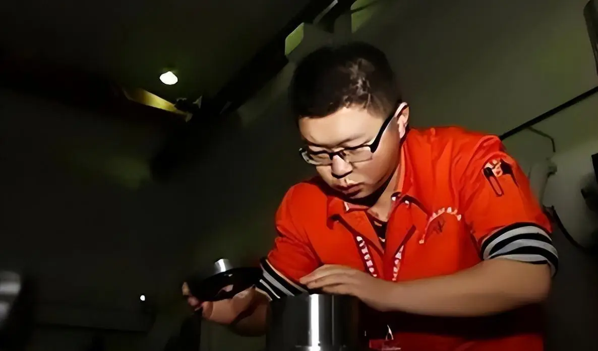 2008年，他以660分考入北大，随后退学去读技校，后来过得怎么样