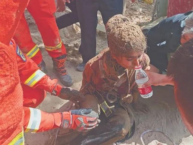 辅警逆袭成为民警__00后辅警先进事迹
